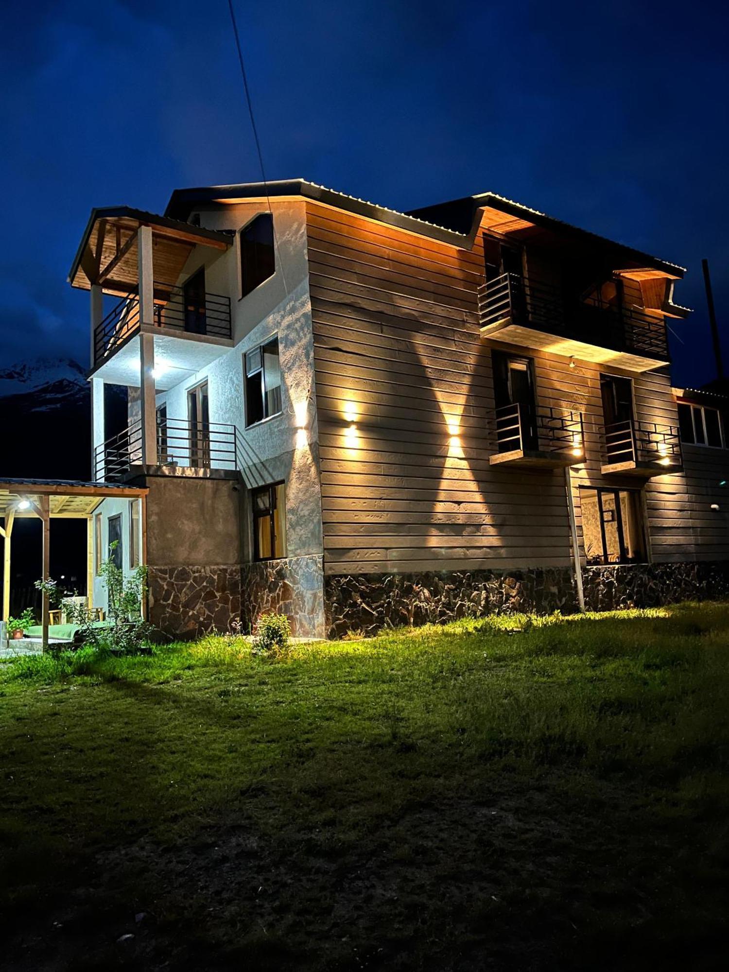 Ninama Hotel Mestia Exterior photo